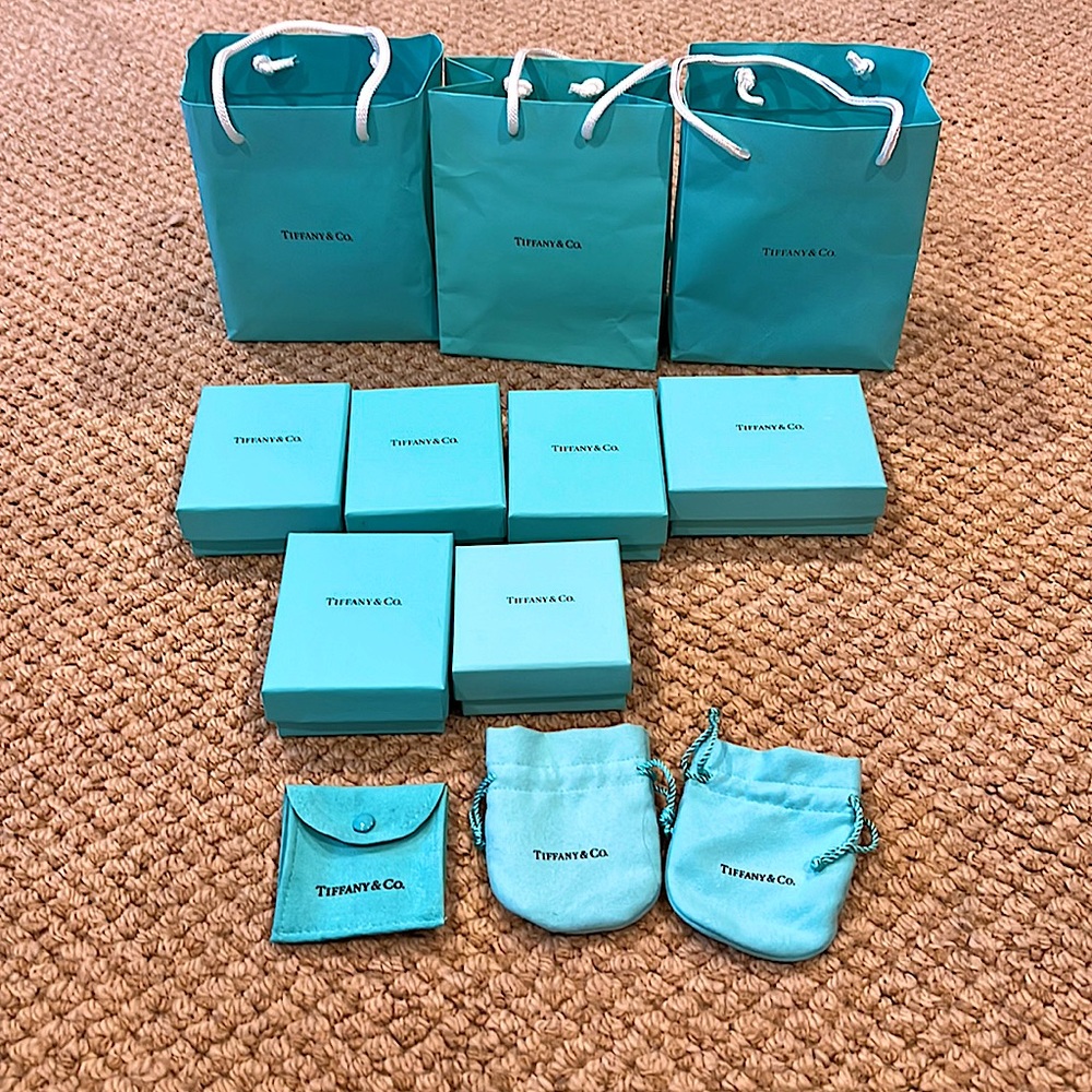 these have sold, the listing will not go away... won't allow me to delete